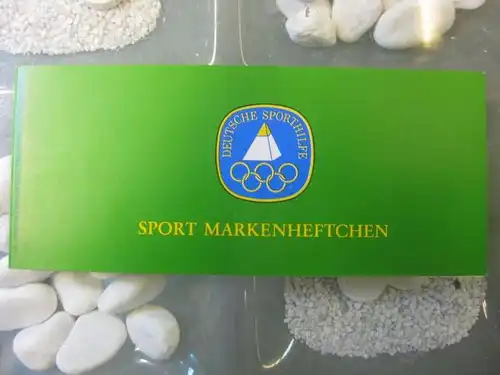 Für den Sport 1980, Sporthilfe Markenheftchen 1980,
Abart kurzes p in Michel-Nummer 622, postfrisch; mit 1047 I