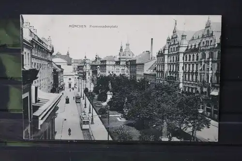 München, Promenadenplatz