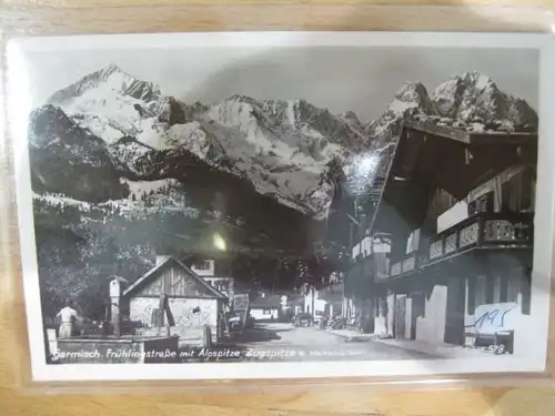 Garmisch mit Zugspitze und Alpspitze Frühlingstraße