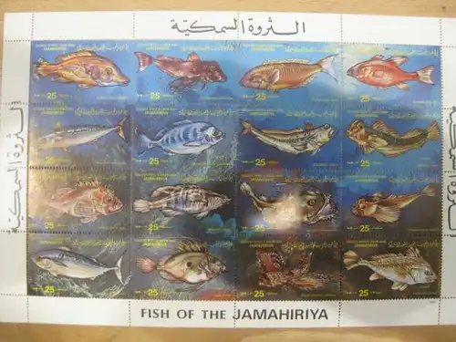 Kleinbogen mit 16 verschiedenen Marken Fische 