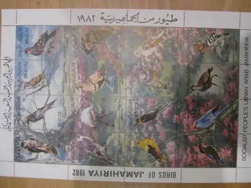 Kleinbogen mit 16 verschiedenen Marken Vögel **