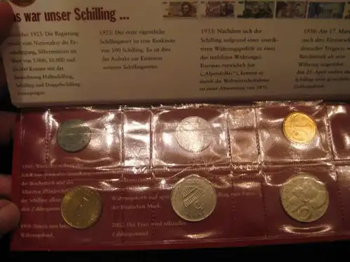 Erinnerungsalbum mit 6 Münzen aus verschiedenen Epochen Österreich