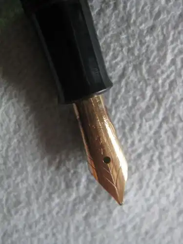 Pelikan-Füller Modell 140 mit 14 Kt. Goldfeder; M-Feder; bitte Artikelbeschreibung lesen