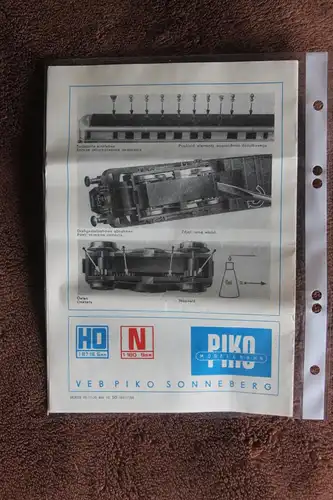 Dieseltriebwagen der Deutschen Reichsbahn;  BR 185; Verbrennungstriebwagen der Baureihe 185;  Mit Beleuchtung; Spur H0; Epoche IV