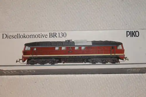 Diesellokomotive der Deutschen Reichsbahn;  BR 130;  Mit Beleuchtung; Spur H0; Epoche IV