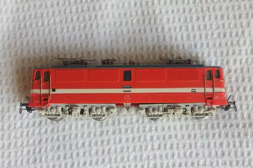 Schnellzuglokomotive der Deutschen Reichsbahn;  Baureihe BR 211 / E 11;  Mit Beleuchtung; Spur H0; PIKO Epoche IV