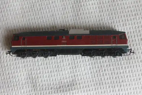 Dieselelektrische Lokomotive der CSSR-Staatsbahn CSD;  (Baugleich mit BR 130);  Mit Beleuchtung; Spur H0; Epoche IV