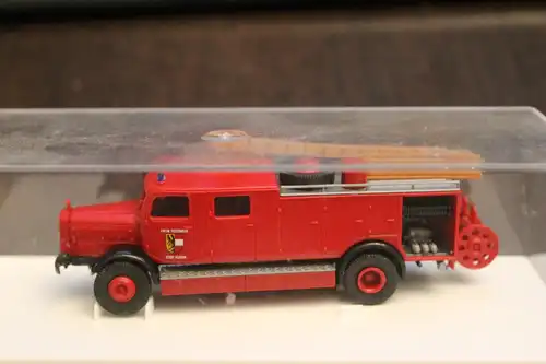 Freiwillige Feuerwehr Achern (Schwarzwald), Mercedes Benz; 30-Jahre; M. 1:87 / H0