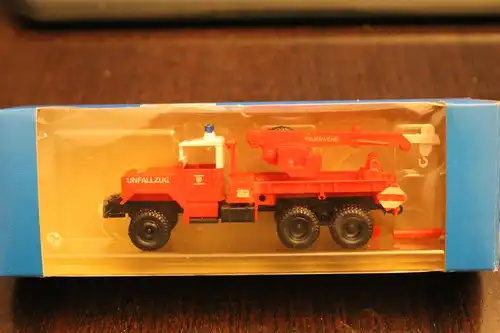 Feuerwehr, General Motors Co. ; GMC; KW 10; Unfallzug Feuerwehr Dietzenbach; Roco; M. 1:87 / H0