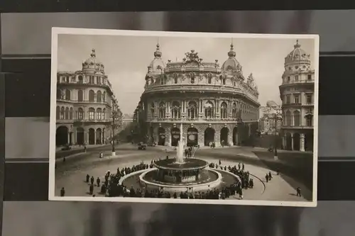 [Echtfotokarte schwarz/weiß] Genova,  Piazza de Ferrari. 