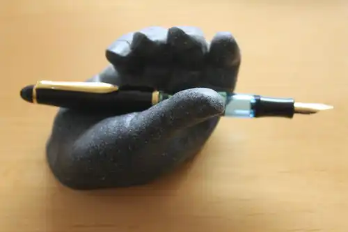 Nostalgischer Vintage Kolbenfüller im Retro-Design, Kolbenfederhalter, Kolbenfüllfederhalter, neu und unbenutzt, M-Feder, in OVP