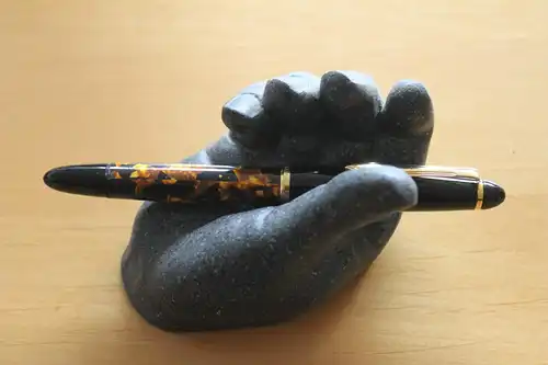 Nostalgischer Vintage Kolbenfüller im Retro-Design, Kolbenfederhalter, Kolbenfüllfederhalter, neu und unbenutzt, M-Feder, in OVP