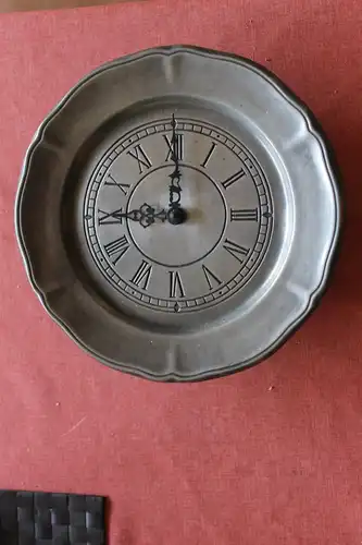 Wanduhr, Zinn-Uhr, Wandtelleruhr, Vintage-Uhr