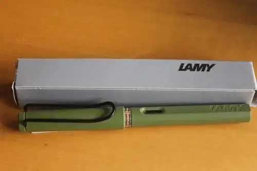 LAMY Safari Vintage Füllfederhalter savannah green; M-Feder, zeitlich limitierte Special Edition; OVP