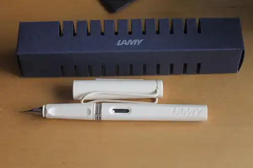 LAMY Safari Vintage Füllfederhalter  cream; M-Feder, zeitlich limitierte Special Edition; OVP