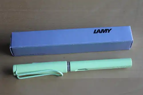 LAMY Safari Vintage Füllfederhalter  springgreen; M-Feder, zeitlich limitierte Special Edition; OVP