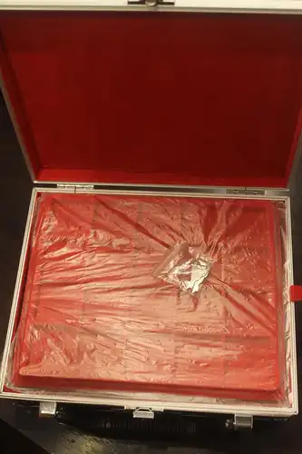Münzen-Koffer; Münzkoffer, Aluminium - Münzenkoffer, mit 5 roten Tableaus