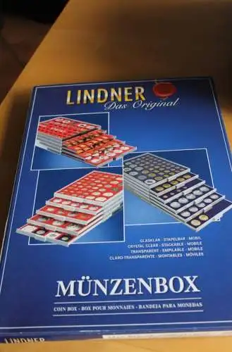 Lindner Münzbox 2213 mit 12 quadratischen Fächern bis 68 mm