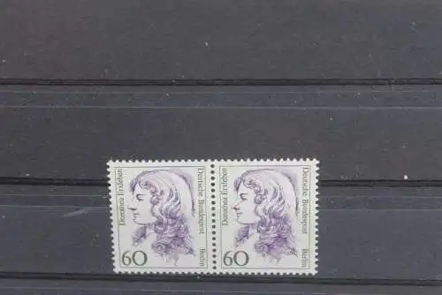 Berlin ; Freimarken: Frauen; MiNr. 824; waagerechtes Paar, MNH