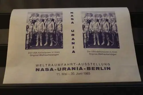 VIGNETTE; Berlin, Weltraumfahrt-Ausstellung der NASA - URANIA Berlin 1963; sehr selten