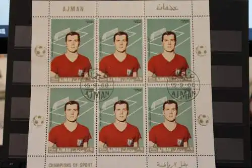 Ajman, Kleinbogen Fußball - Champions of Sport, 1968, gestempelt