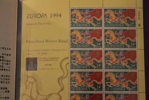 Guernsey, Hong Kong '94; Europa - CEPT Kleinbogen mit offiz. Zudruck, Prestige-Folder