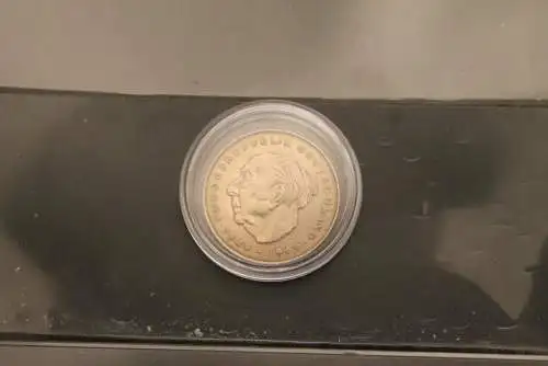 Bundesrepublik Deutschland, Kursmünze: 2 Deutsche Mark; Theodor Heuss; 1974 J, Jäger-Nr. 407, ss-vz