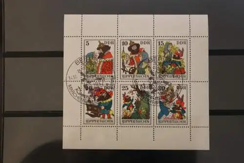 Kleinbogen; Märchen XI, 1976; MiNr. 2187-92, gestempelt, ndgz; unten