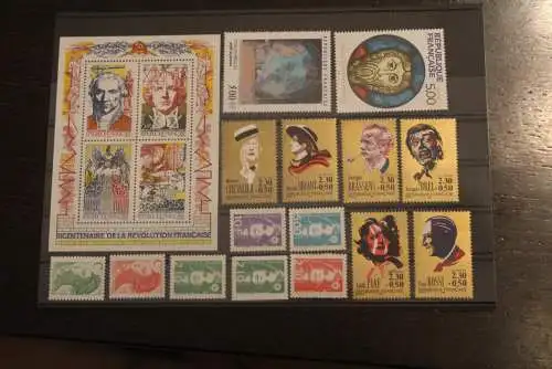 France 1990, 2752-2814; postfrisch, Frankreich Jahrgang 1990, 64 Werte, 1 Block, überkomplett, 4 Steckkarten