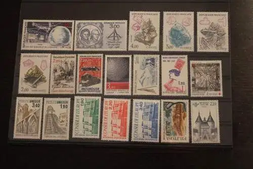 France 1986, 2525-2585; postfrisch, Frankreich Jahrgang 1986, 56 Werte; 1 Block, 2 MH, überkomplett, 5 Steckkarten