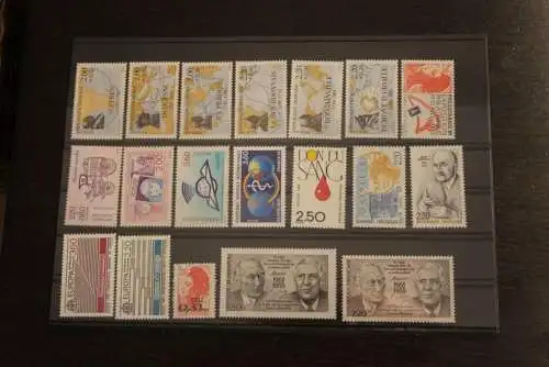 France 1988, 2636-2695; postfrisch, Frankreich Jahrgang 1988, 51 Werte, 4 MH, überkomplett, 4 Steckkarten