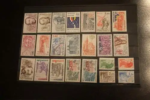 France 1982, 2299-2373; postfrisch, Frankreich Jahrgang 1982, 87 Werte, 1 Block, überkomplett, 5 Steckkarten