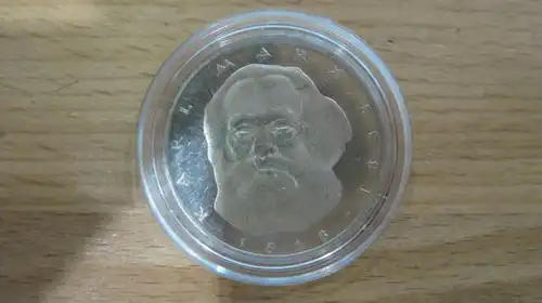 5 DM Münze Karl Marx 1983 J, stg