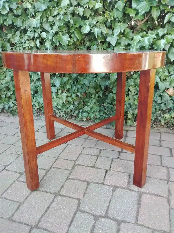 runder Salontisch im Art Deco Stil, Nussbaum furniert 1