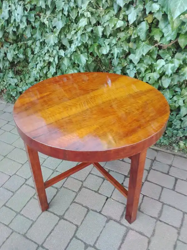 runder Salontisch im Art Deco Stil, Nussbaum furniert 2