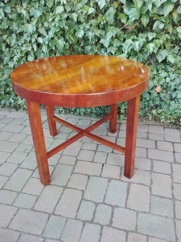 runder Salontisch im Art Deco Stil, Nussbaum furniert 3