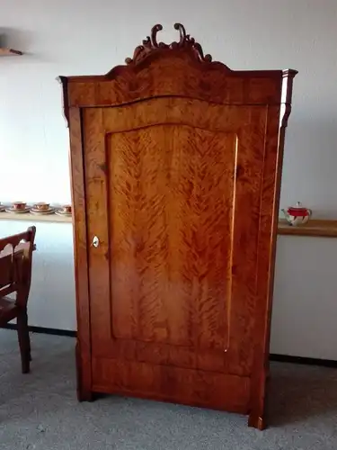 Kleiderschrank , Eintürer, Louis Philippe Stil