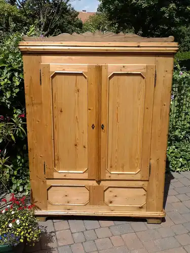 Dielenschrank, Kiefer, Spätbiedermeier