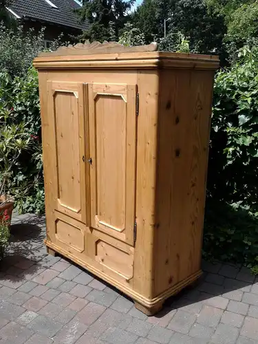 Dielenschrank, Kiefer, Spätbiedermeier