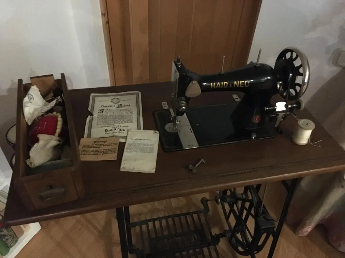 Antike Nähmaschine Haid & Neu 0