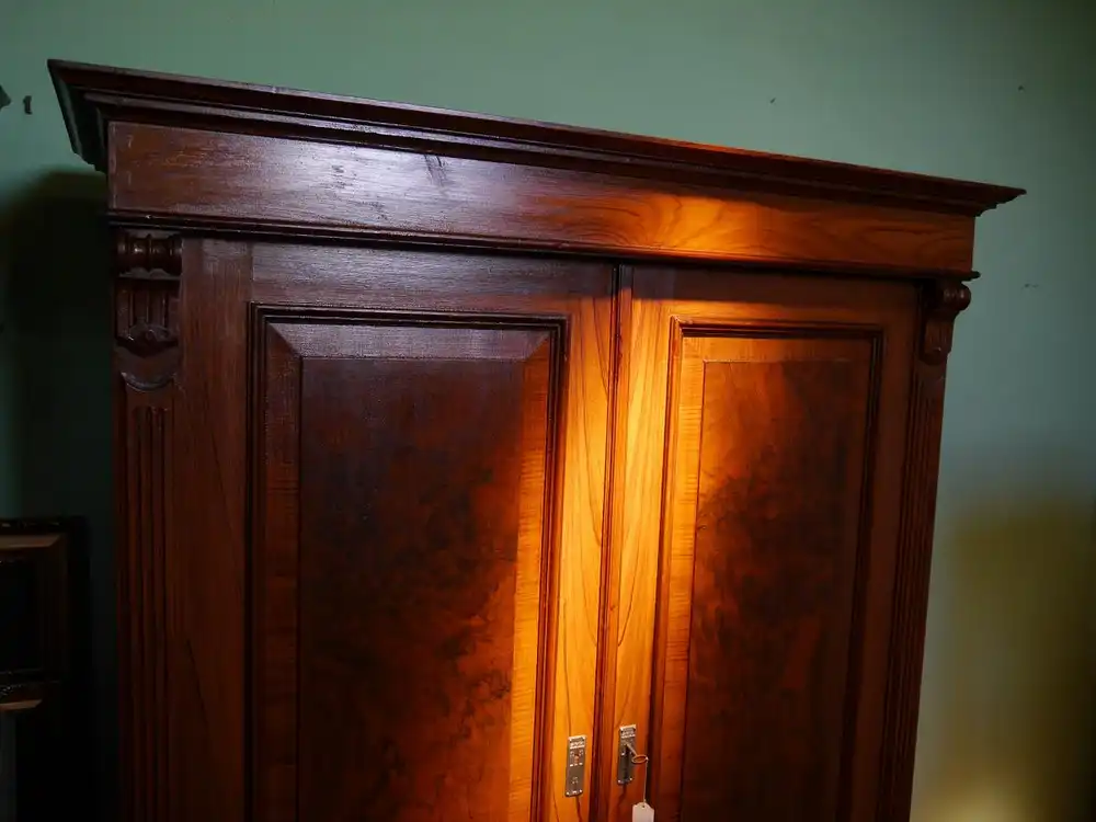 Kleiderschrank, 2-türig, Gründerzeit um 1880, Erzgebirge, Tanne gefasst (Furniermalerei) 1