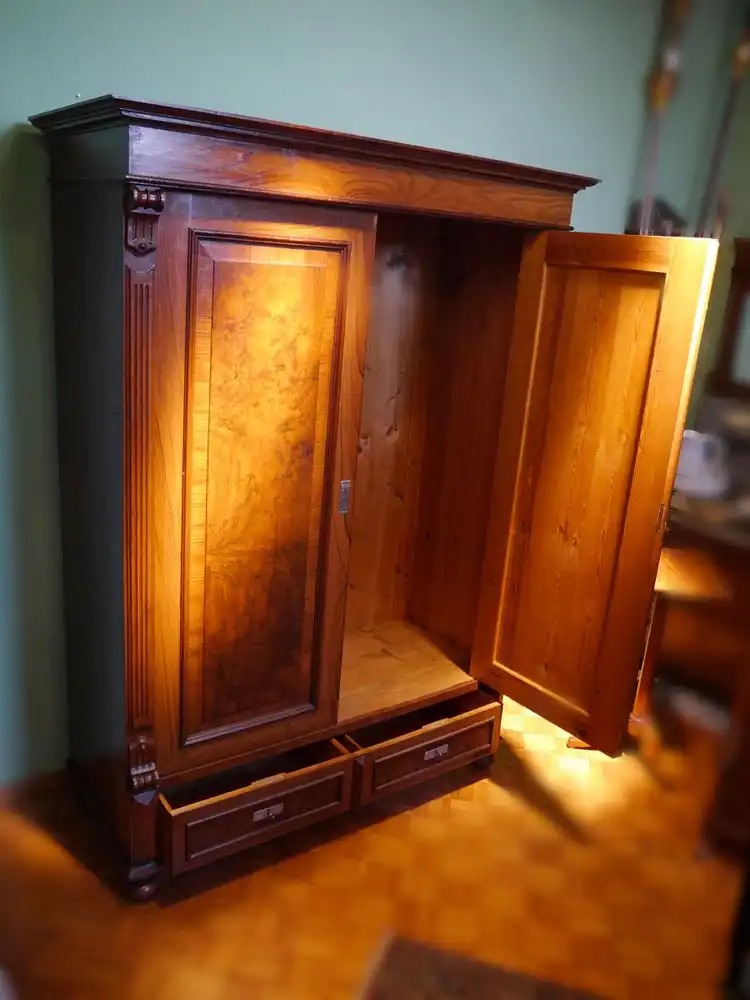 Kleiderschrank, 2-türig, Gründerzeit um 1880, Erzgebirge, Tanne gefasst (Furniermalerei) 5