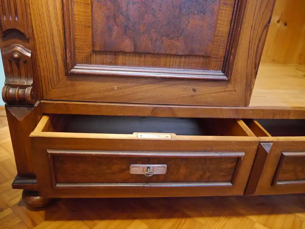 Kleiderschrank, 2-türig, Gründerzeit um 1880, Erzgebirge, Tanne gefasst (Furniermalerei) 6