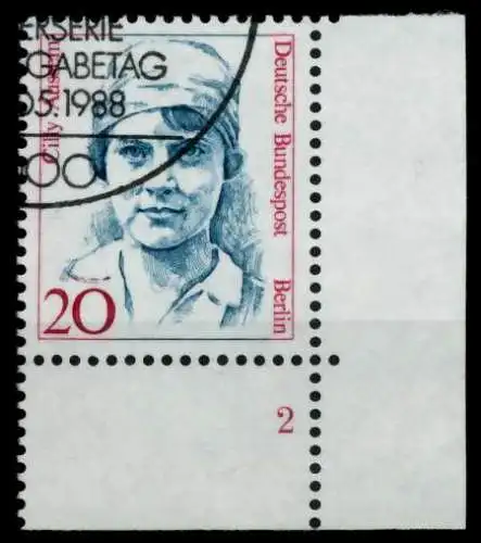 BERLIN DS FRAUEN Nr 811 gestempelt FORM2 72B3E2