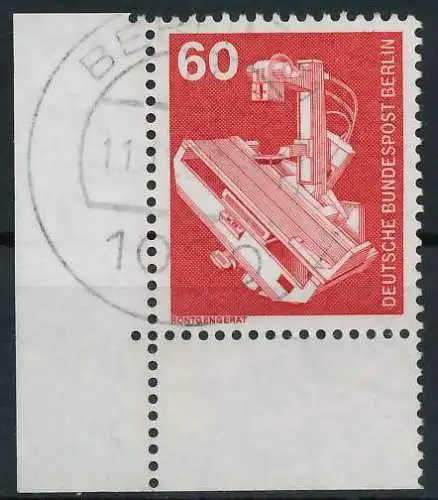 BERLIN DS INDUSTRIE U. TECHNIK Nr 582 zentrisch gestempelt E 8F977E