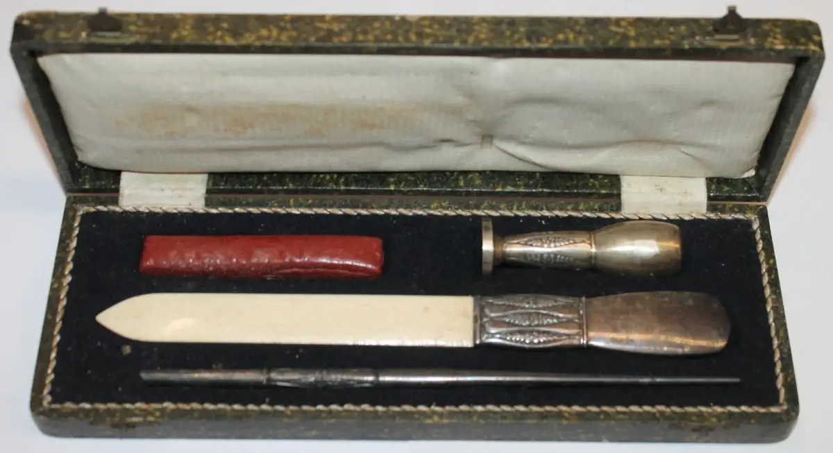 Selten schönes antikes Alpacca Schreibtisch Set mit Petschaft Brieföffner Füllfederhalter und Wachs im Etui um 1900 - Jugendstil Accessoire - Milleartifex 0