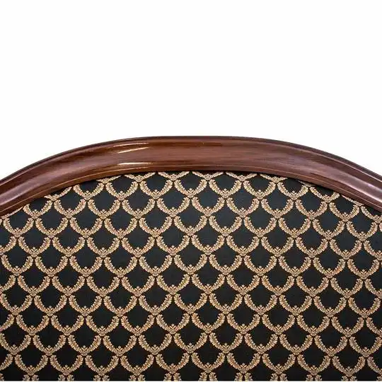 Dieses Produkt ist nur einmal verfügbar. Versand ist kostenlos.  Antikes Sofa - Chaiselongue vom Anfang des 20. Jahrhunderts. Die Möbel sind in sehr gutem Zustand, nach professioneller Renovierung wurde die Chaiselongue mit einem neuen Stoff bezogen... 1