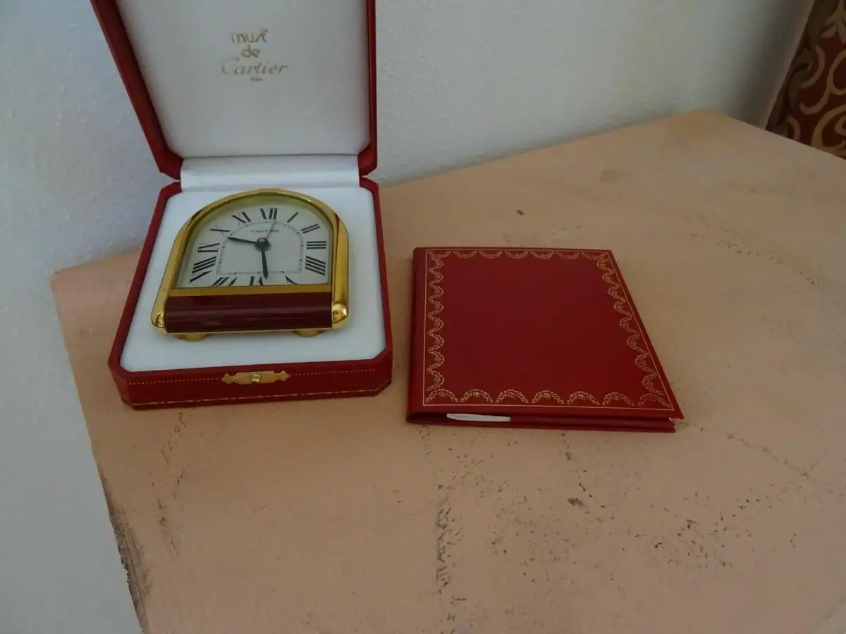 Eine Cartier Wecker 1