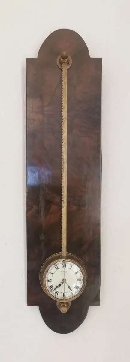 Sägeuhr aus dem 19. Jahrhundert 0