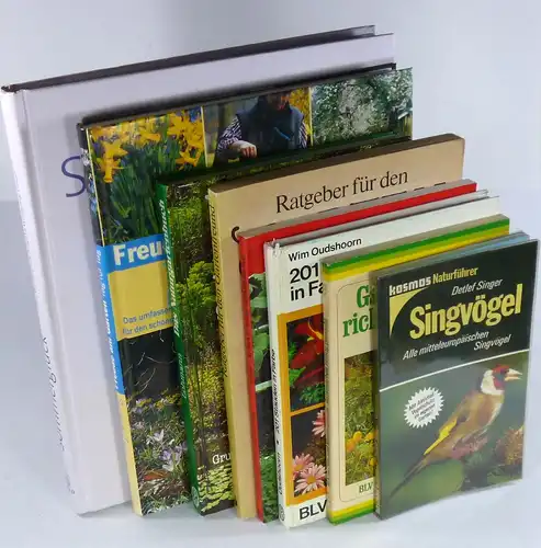 Mincarelli, Julia u.a: Konvolut "Garten"   8 Titel:1. Julia Mincarelli & Birgitta Wolfgang Drejer: Sommerglück. Stimmungsvolle Gärten zum Entspannenund Genießen. Seewald, 2009. 201 S.. 